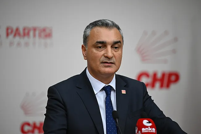 SON DAKİKA... CHP’de Antalya ve Kayseri il başkanları görevden alındı! Sözcü Müslim Sarı kurultay takvimini açıkladı...